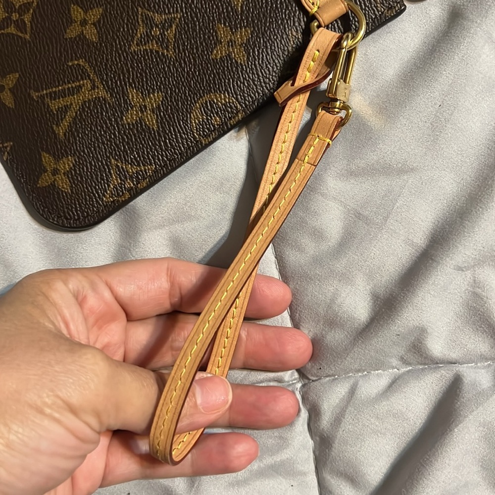 Louis Vuitton Monogram Nevderfull Wristlet - Picture 4 of 8